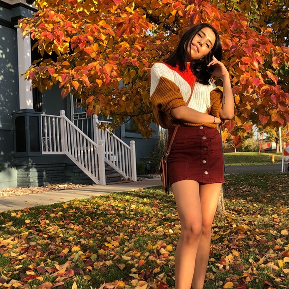 Meet your posher 💛 - Picture 4 of 5